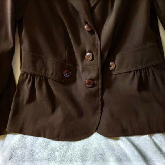 NOTATIONS BROWN BLAZER SHOULDER PADS PEPLUM IN FRONT AND BACK SIZE S NWOT - Picture 3 of 7